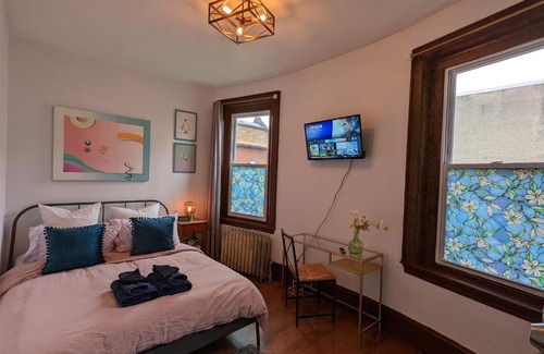 Philadelphia Casa | NEWLY RENOVATED - Historic Rowhome West Philadelphia