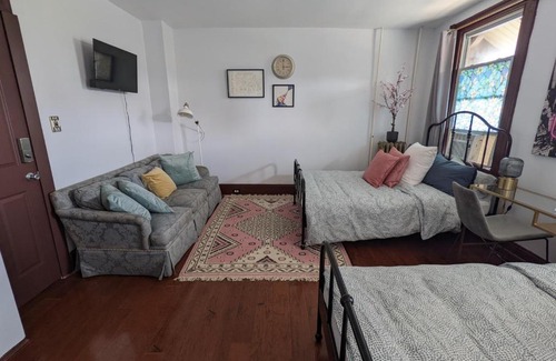 Philadelphia Casa | NEWLY RENOVATED - Historic Rowhome West Philadelphia