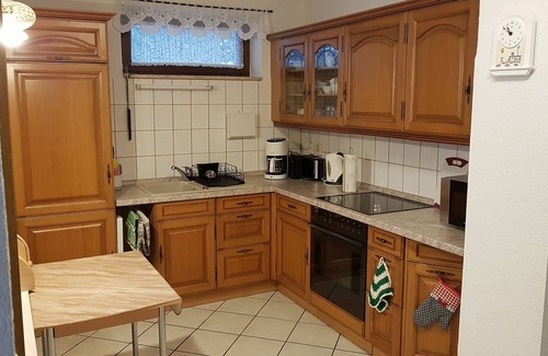 Zella-Mehlis Casa | Casa de vacaciones recientemente renovada Matthes
