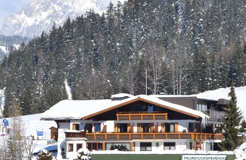 Radstadt Apartamento | Apartamento vacacional Elisabeth recién renovado con piscina compartida, vistas a la montaña y WiFi
