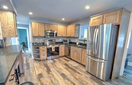 Lakeville Casa | Newly renovated home on the lake!