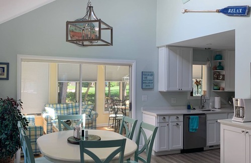 Ocean Pines Casa | Casa recientemente renovada con impresionantes vistas del 7th Green.