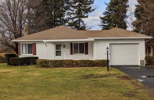 Erie Casa | ¡RECIENTEMENTE renovado a solo minutos del aeropuerto / Presque Isle!