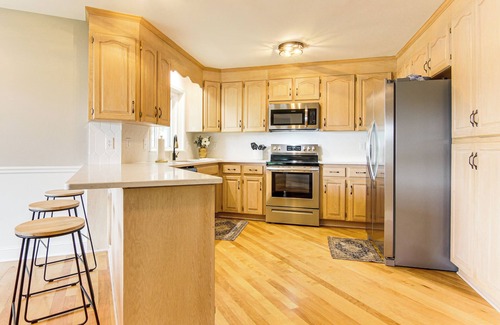 Campobello Casa | Newly Renovated Lake Bowen Home w/ Game Room!