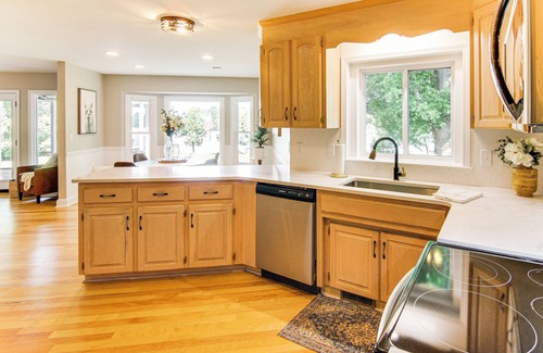 Campobello Casa | Newly Renovated Lake Bowen Home w/ Game Room!
