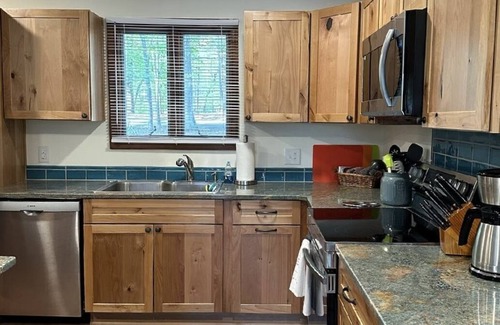 Westlake Corner Casa | Casa frente al lago con acceso a playa y bote.