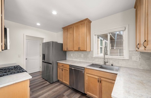 Harbor Casa | Spacious 4-bedroom with AC, W/D in Long Beach next to Hartwell Park