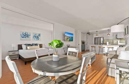 Waikiki Apartamento | *Newly Renovated Oceanfront Waikiki- Ilikai Marina
