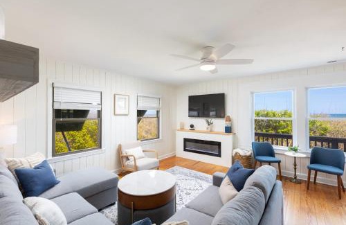 South Nags Head Casa | Newly Renovated Oceanfront Cottage