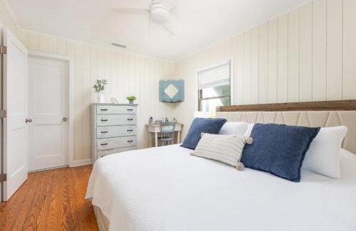 South Nags Head Casa | Newly Renovated Oceanfront Cottage