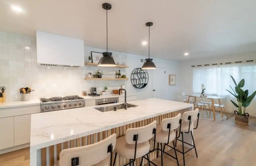 College West Casa | Newly Renovated, Peaceful, and Modern Sanctuary near downtown San Diego!