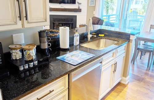 Manteo Casa | Newly Renovated Pirate's Cove Condo