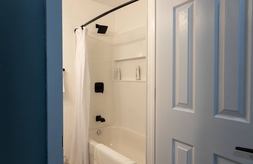 Kemptville Apartamento | Newly Renovated Private 2 bed with 1 bath Getaway