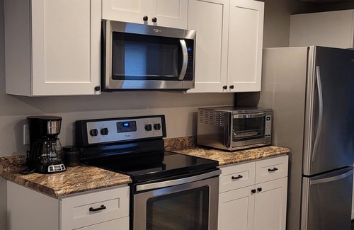 Oakley Apartamento | Newly Renovated Private Lower Level Suite near Biltmore