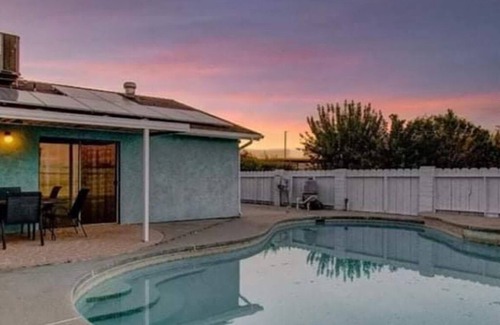 Taft Casa | Newly Renovated Private Room with Pool Access