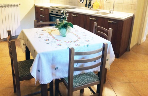 Frascati Apartamento | Recién renovado, espacioso apartamento de 1 cama