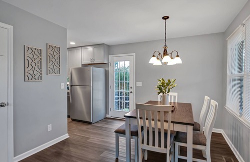 Apex Casa | Newly Renovated, Steps to Downtown, 2 King Beds