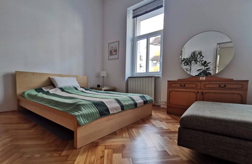 Siska District Casa | Newly renovated studio near the park and city
