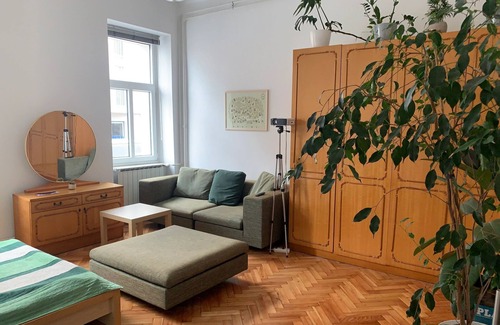 Siska District Casa | Newly renovated studio near the park and city