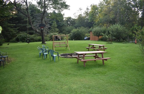 Greentown Apartamento | Newly Renovated Studio with Kitchenette - Located at the Heart of Promised Land