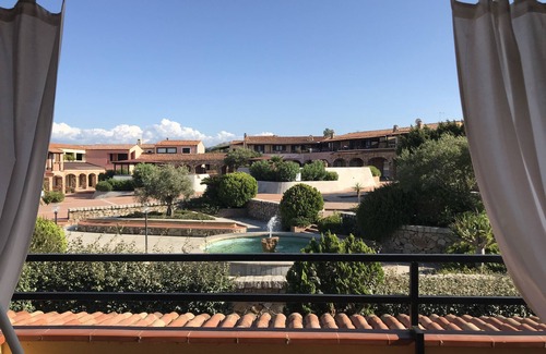 Porto Pollo Apartamento | APARTAMENTO EXTRA FINO DE TRES HABITACIONES BORGO PORTO POLLO! TOP!