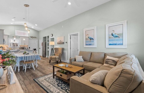 Ocean Isle Beach Casa | Newly Renovated 4-bedroom house with AC, WiFi in delightful Ocean Isle Beach