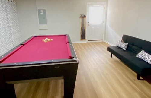 Lake Berkley Casa | NEWLY RENOVATED!! 4 Bedroom Private home, South Facing pool