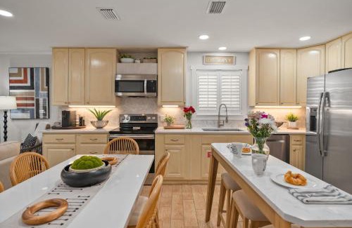 Inlet Beach Heights Casa | Newly Renovated 2-min Walk to the Beach The Coastal Cottage by AvantStay