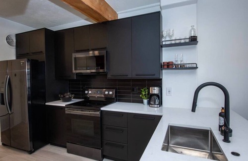 Rio Grande Apartamento | Newly Renovated Industrial Modern Downtown Loft