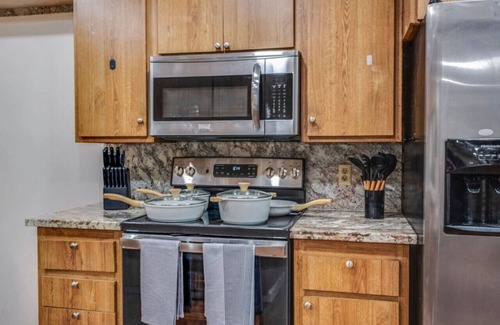San Bernardino Casa | Newly Renovated Home | Spacious | Close 2 Hospital