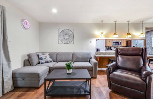 San Bernardino Casa | Newly Renovated Home | Spacious | Close 2 Hospital
