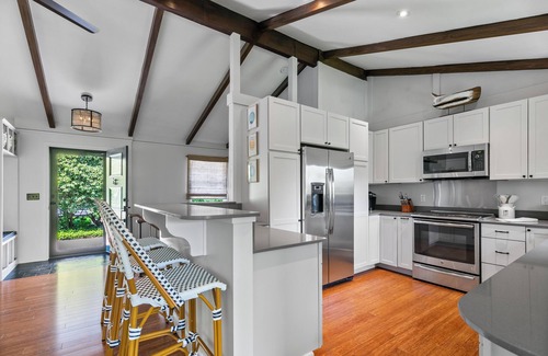 Wakefield-Peacedale Casa | Newly renovated mid-century modern house, minutes from town and beach