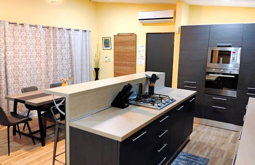 Dickenson Bay Villa | Minutos recientemente renovados de Villa a pie de la famosa playa de Dickenson Bay