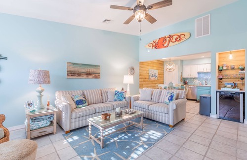 Village Green Casa | Newly renovated Village Green Quad within walking distance to the harbor.