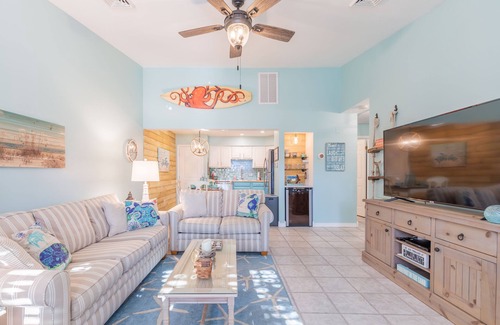 Village Green Casa | Newly renovated Village Green Quad within walking distance to the harbor.
