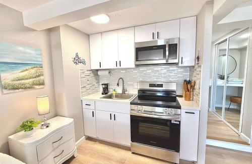 Waikiki Apartamento | Newly Renovated Waikiki 2BD 2BA Ocean City View