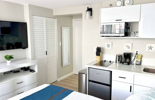 Waikiki Apartamento | Newly Renovated Waikiki 2BD 2BA Ocean City View