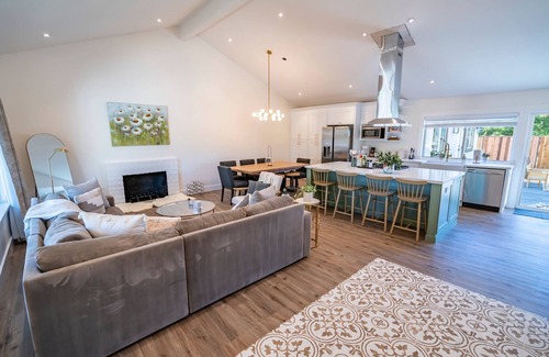 Napa Casa | Newly Renovated Wine Country Home w/ Guest House