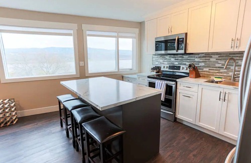 Vernon Casa | Newly renovated with Lakeviews, big yard, minutes to Silver Star/Golf/Wineries.