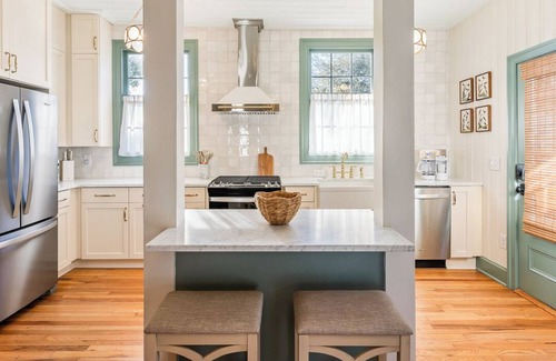Harleston Village Casa | Newly Restored Charming 2-Bedroom Home with Ensuite's & Prime Location