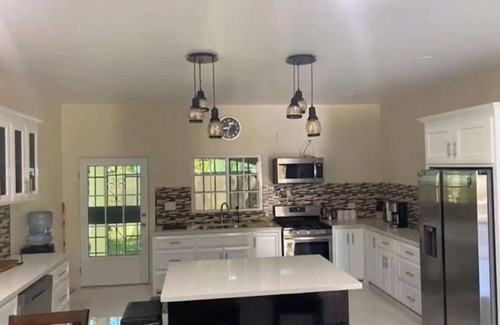 Armenia Casa | Newly spacious, 3 bedroom home, near downtown