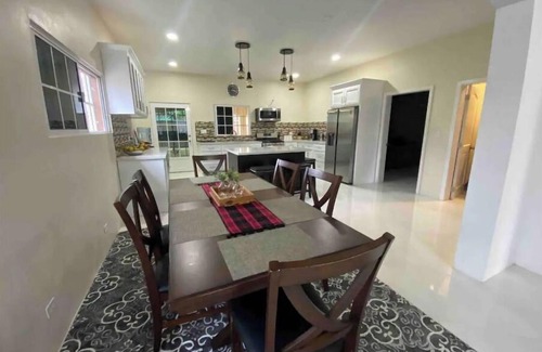 Armenia Casa | Newly spacious, 3 bedroom home, near downtown