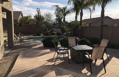East Mesa Casa | Casa recientemente renovada de 5 dormitorios con piscina privada climatizada en Mesa