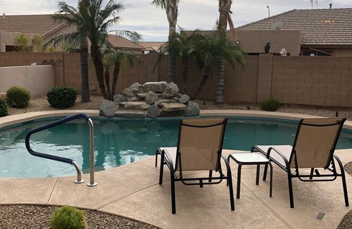 East Mesa Casa | Casa recientemente renovada de 5 dormitorios con piscina privada climatizada en Mesa