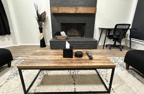 Garland Casa | Newly Updated Cozy Home