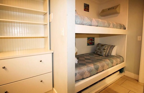 Saint Helena Island Complejo | Newly Updated Poolside Studio Steps from Beach, Sandbar, & Tennis