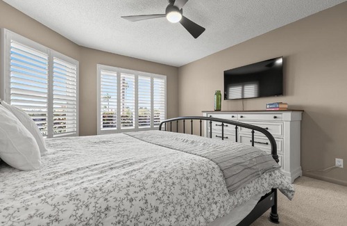 Isla del Sol Apartamento | Newly Updated St. Pete 2-BR Condo on Isla Del Sol