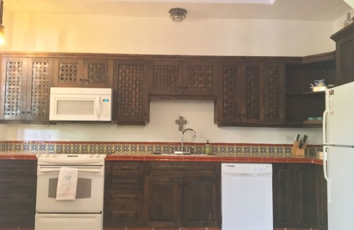 Nopolo Casa | Newly Updated Villa Oceanview in Coveted Founders pets too