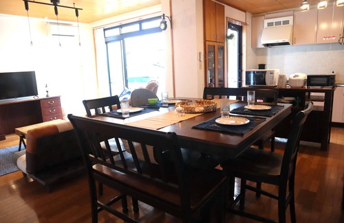 Chatan Casa | NewOpen 】 Located in the popular tourist area of Chatan! 1 minute walk to the beach! Max. 14 persons