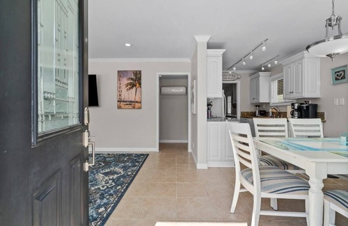 Newport Beach Casa | Newport Beach 1 bedroom, 1 bath + Sleeper Sofa Bed - Home/Beach/Garage/Patio